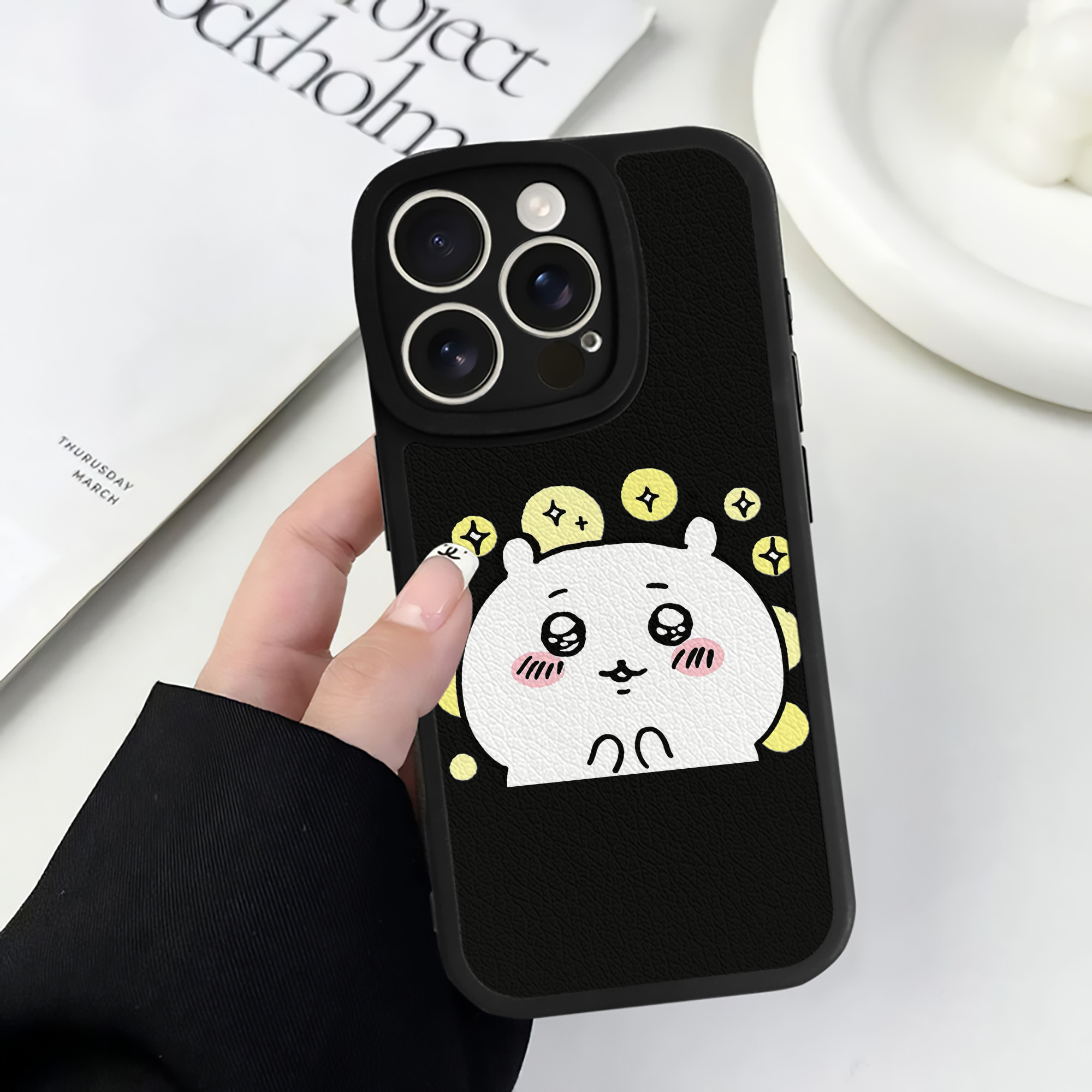 （画像用） ちいかわ ちいかわ Chii-kawa chiikawa 【iPhone 16シリーズ対応】シリコンスマホケース（レザー調） 材質：シリコン